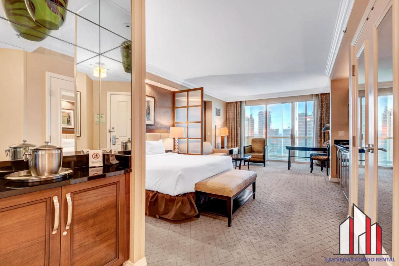 Mgm Signature-25-815 Strip View Balcony Ferienhaus *