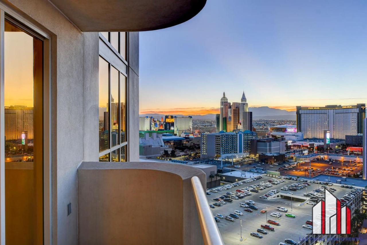 Mgm Signature-25-815 Strip View Balcony